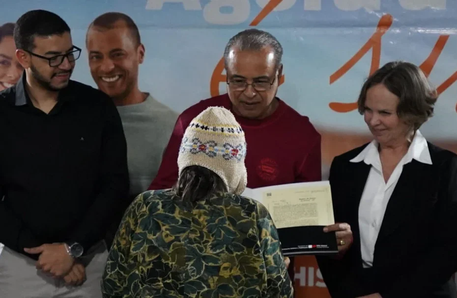 Prefeitura de Hortolândia entrega títulos definitivos a mais 75 famílias do Jardim Boa Esperança - Todo Dia
